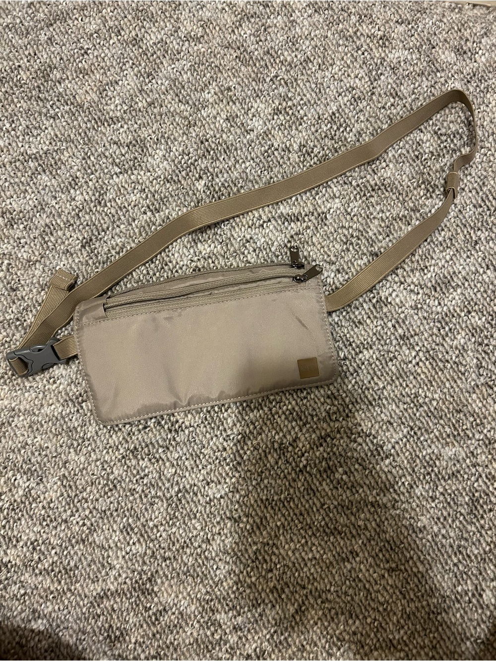 * 3 for 30$ Bundle *Slim Travel Document/ money bag from MEC